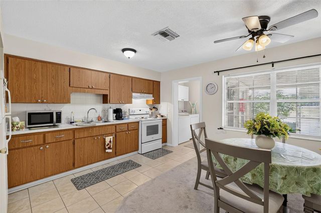 445 S GRANDVIEW STREET 8, Mount Dora, FL 32757