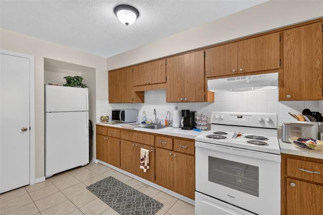 445 S GRANDVIEW STREET 8, Mount Dora, FL 32757
