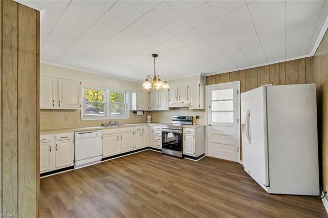 231 Sunset Drive, High Point, NC 27360