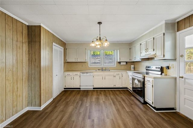 231 Sunset Drive, High Point, NC 27360