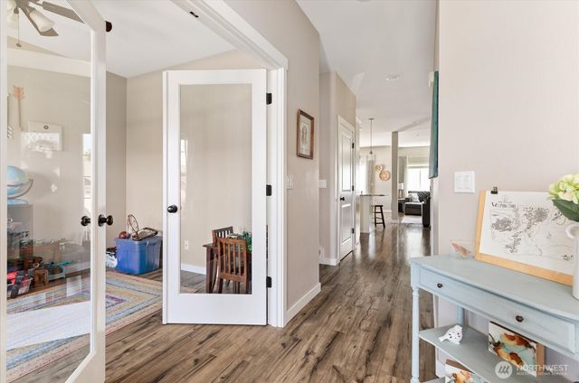 1720 SW Waterside Court, Oak Harbor, WA 98277