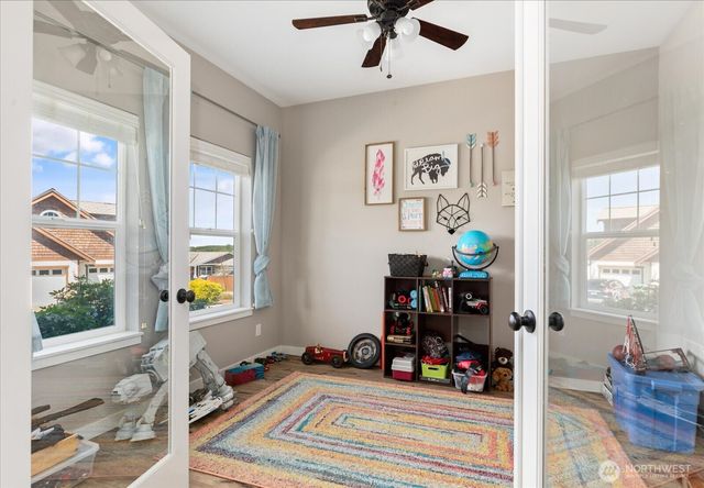 1720 SW Waterside Court, Oak Harbor, WA 98277