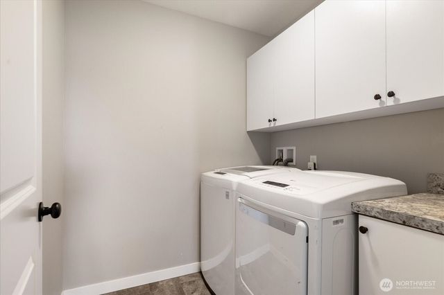 1720 SW Waterside Court, Oak Harbor, WA 98277