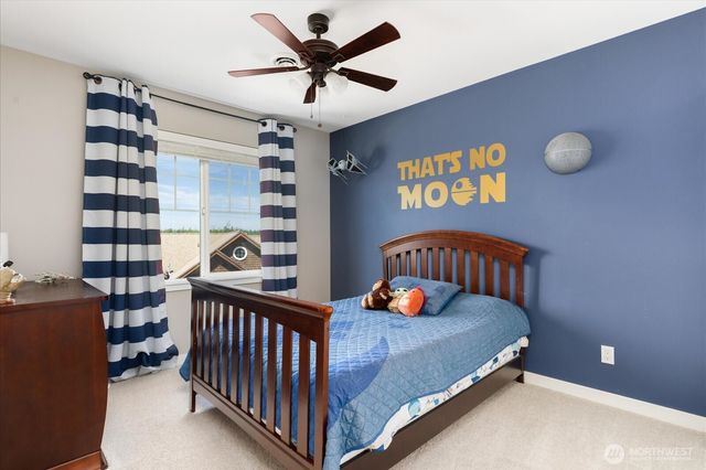 1720 SW Waterside Court, Oak Harbor, WA 98277
