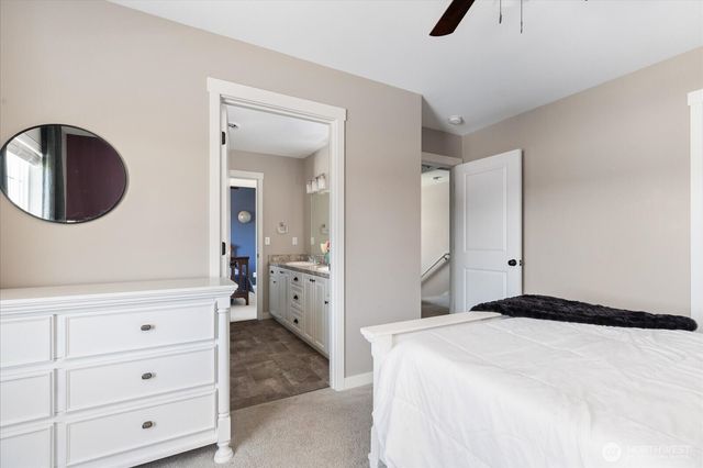 1720 SW Waterside Court, Oak Harbor, WA 98277