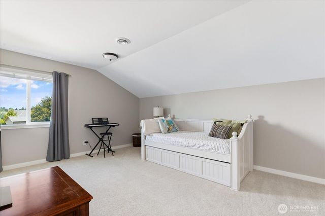 1720 SW Waterside Court, Oak Harbor, WA 98277
