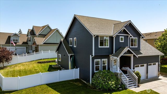 1720 SW Waterside Court, Oak Harbor, WA 98277