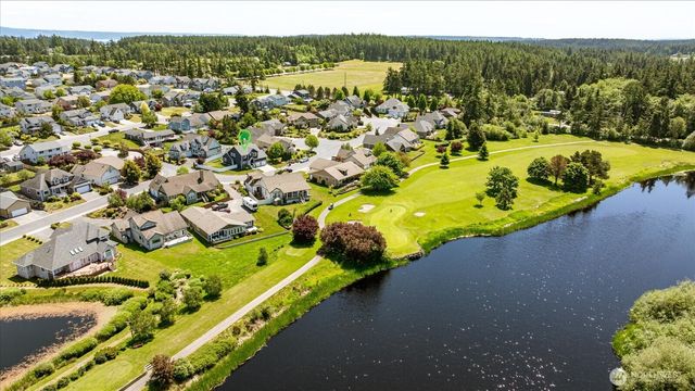 1720 SW Waterside Court, Oak Harbor, WA 98277