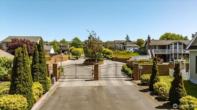 1720 SW Waterside Court, Oak Harbor, WA 98277