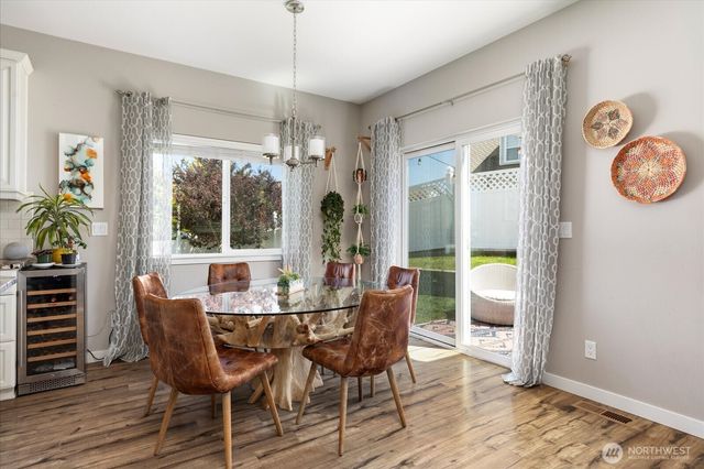 1720 SW Waterside Court, Oak Harbor, WA 98277