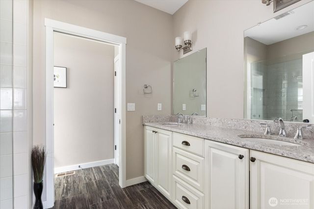 1720 SW Waterside Court, Oak Harbor, WA 98277