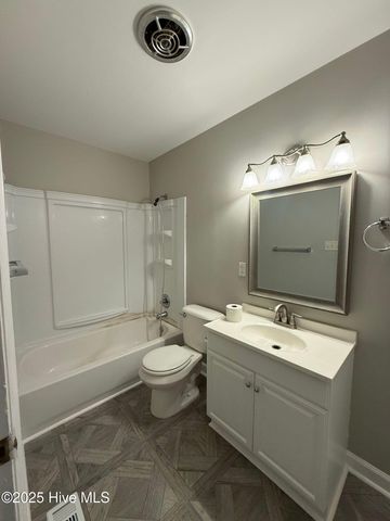 1155 Lake Cole Road, Midway Park, NC 28544