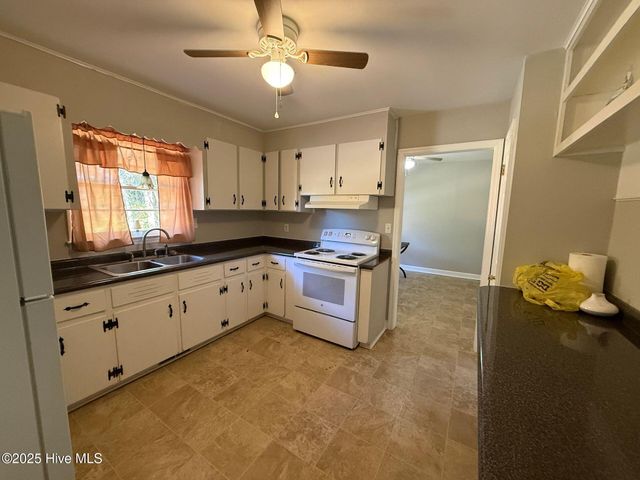 1155 Lake Cole Road, Midway Park, NC 28544