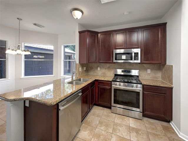 3232 Lee Circle, Pearland, TX 77581