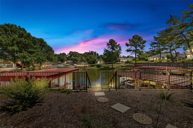 321 Timberlake Drive, Azle, TX 76020