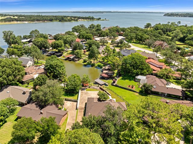 321 Timberlake Drive, Azle, TX 76020