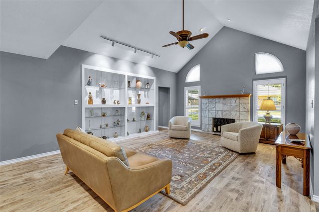 321 Timberlake Drive, Azle, TX 76020