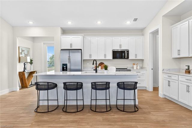 1423 SW 1st TER, Cape Coral, FL 33991