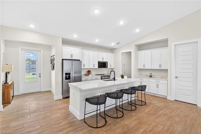 1423 SW 1st TER, Cape Coral, FL 33991