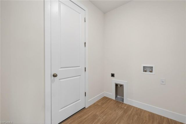 1423 SW 1st TER, Cape Coral, FL 33991