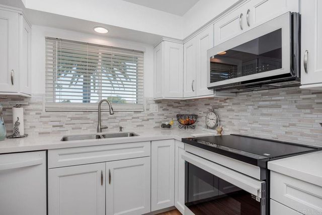 3685 N Vista Campana 58, Oceanside, CA 92057