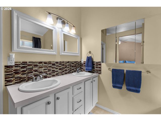 4678 U St, Washougal, WA 98671