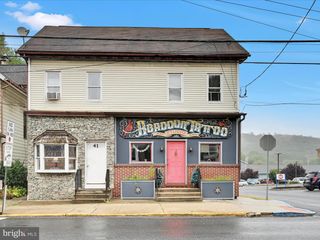 41-43 S TULPEHOCKEN ST, Pine Grove, PA 17963