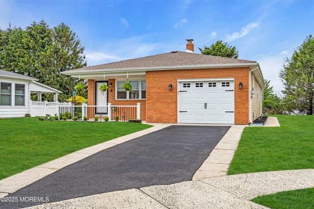 8 Rio Court, Toms River, NJ 08757