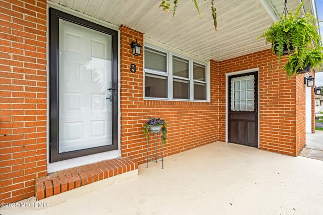 8 Rio Court, Toms River, NJ 08757