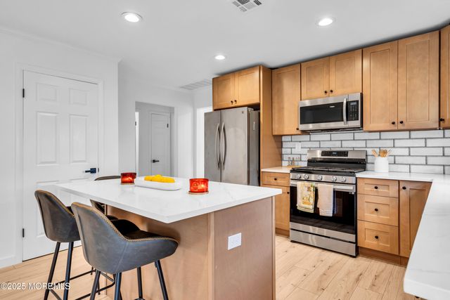 8 Rio Court, Toms River, NJ 08757