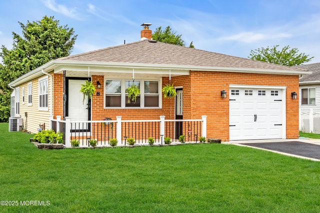 8 Rio Court, Toms River, NJ 08757