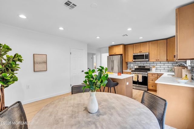 8 Rio Court, Toms River, NJ 08757