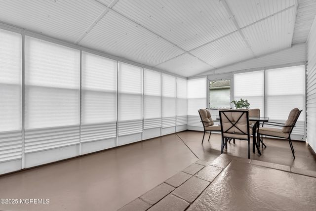 8 Rio Court, Toms River, NJ 08757