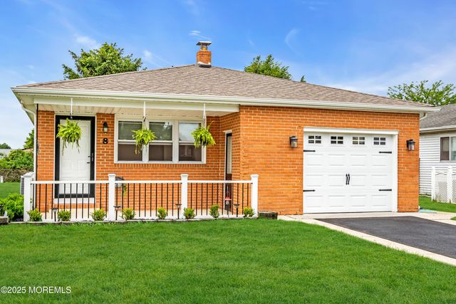 8 Rio Court, Toms River, NJ 08757