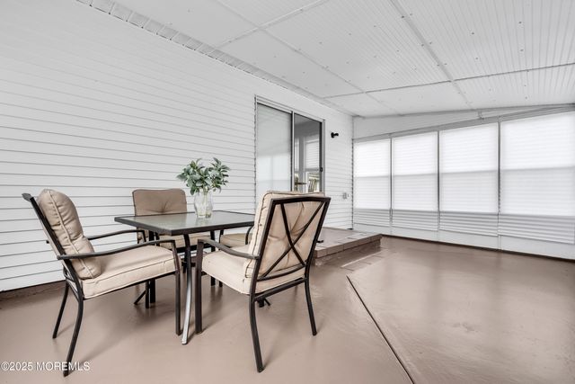 8 Rio Court, Toms River, NJ 08757