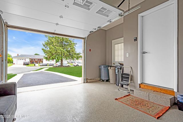 8 Rio Court, Toms River, NJ 08757