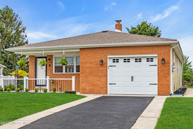 8 Rio Court, Toms River, NJ 08757