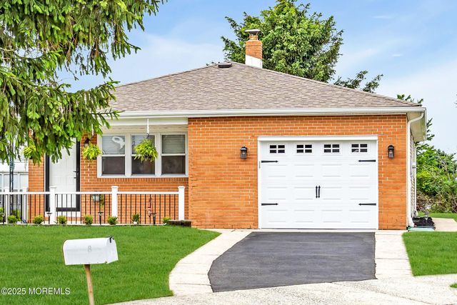 8 Rio Court, Toms River, NJ 08757