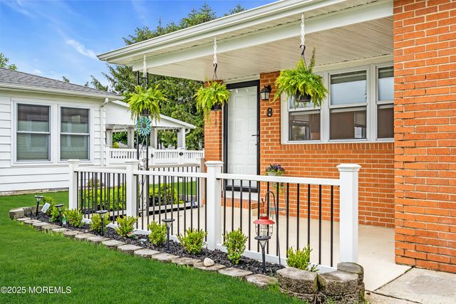 8 Rio Court, Toms River, NJ 08757