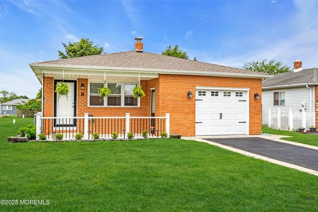 8 Rio Court, Toms River, NJ 08757