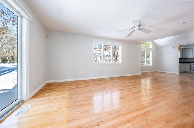 13 Pga Lane, Mashpee, MA 02649