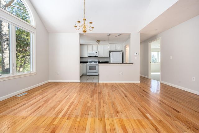 13 Pga Lane, Mashpee, MA 02649