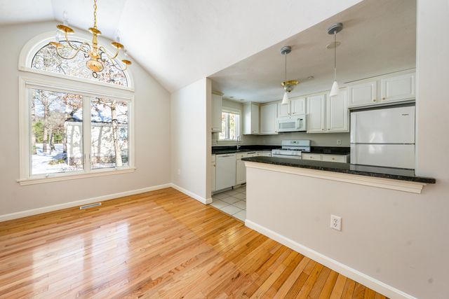 13 Pga Lane, Mashpee, MA 02649