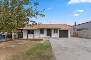 3075 E Floradora Avenue, Fresno, CA 93703