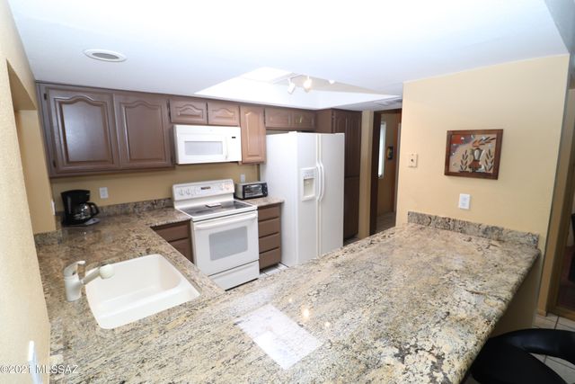 5602 N Camino Del Sol, Tucson, AZ 85718