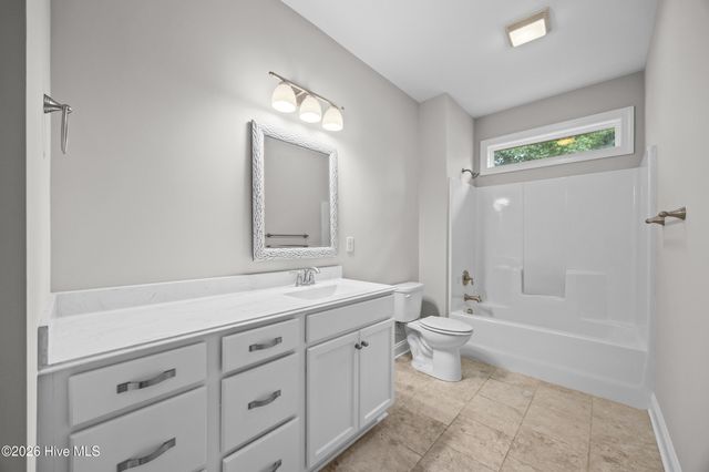 330 Crown Pointe Drive, Hampstead, NC 28443