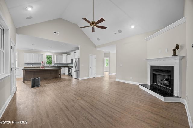 330 Crown Pointe Drive, Hampstead, NC 28443