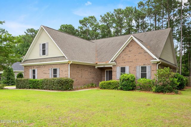 330 Crown Pointe Drive, Hampstead, NC 28443