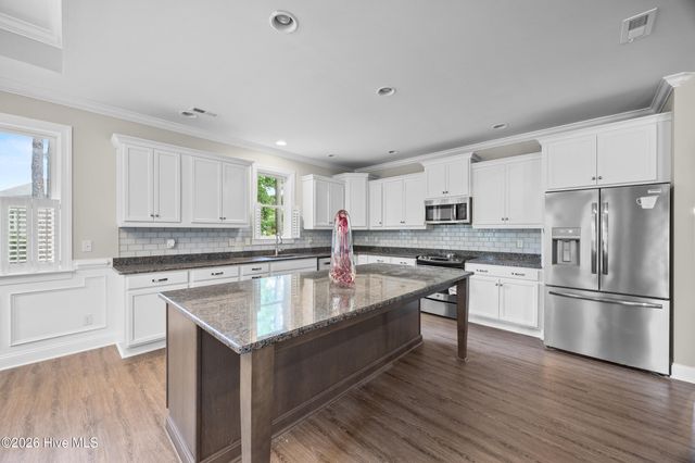 330 Crown Pointe Drive, Hampstead, NC 28443