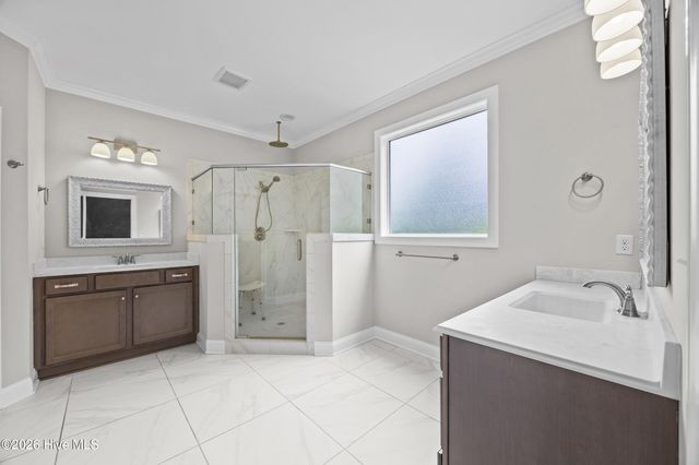 330 Crown Pointe Drive, Hampstead, NC 28443